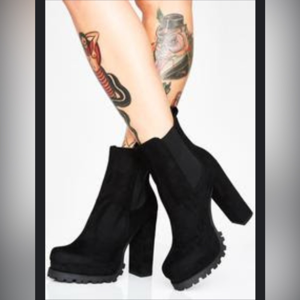 Liliana size 6 boots